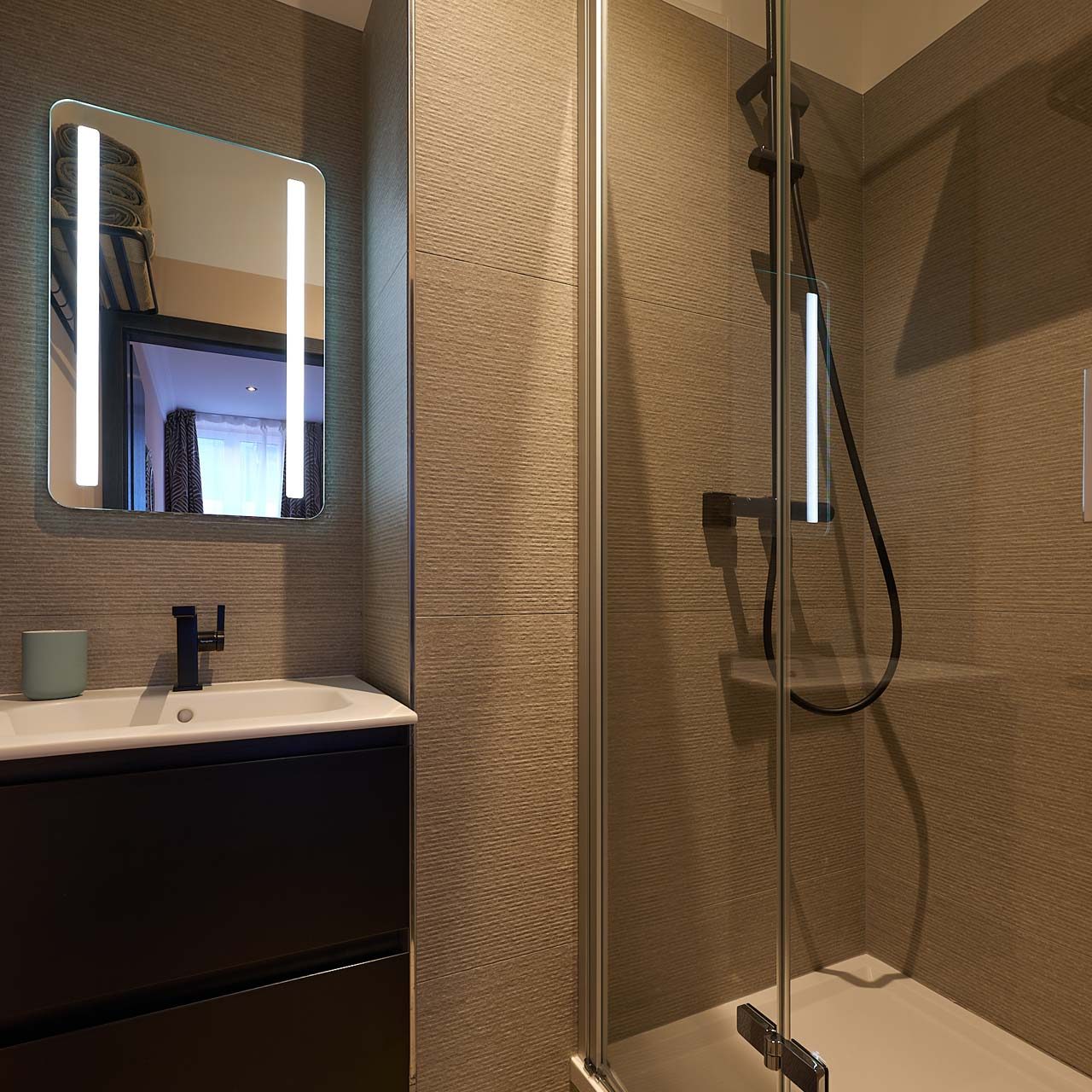 bathroom-BASTACOSI-L1020516
