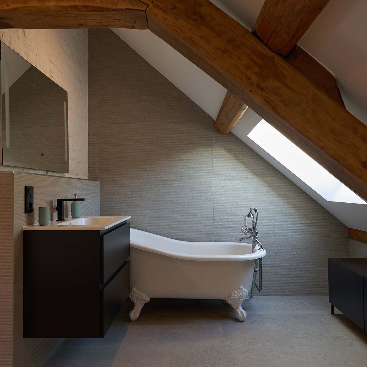 bathroom-BASTACOSI-L1020565