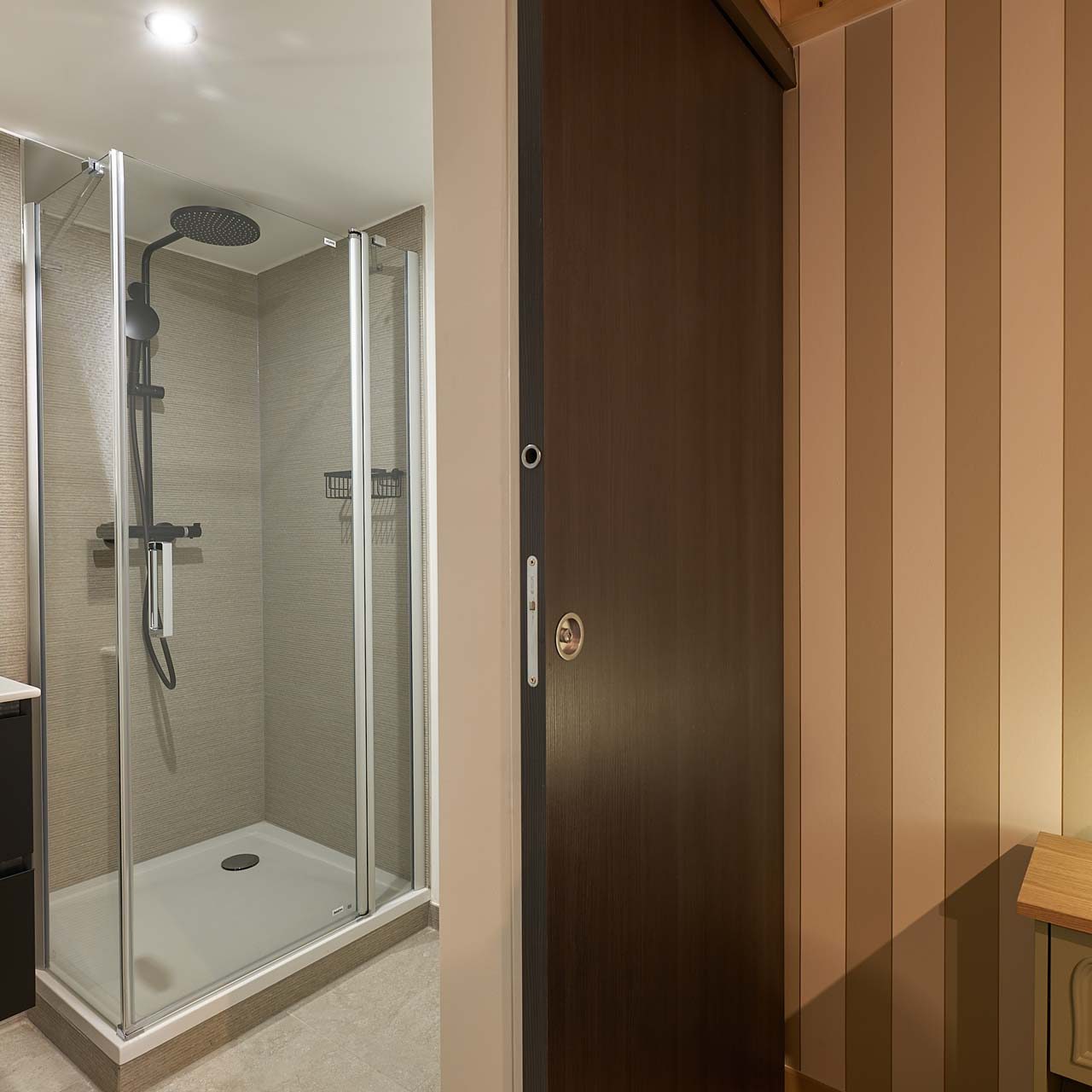 bathroom-BASTACOSI-L1020625