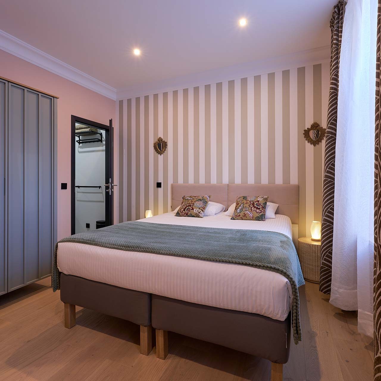 room-BASTACOSI-L1020463