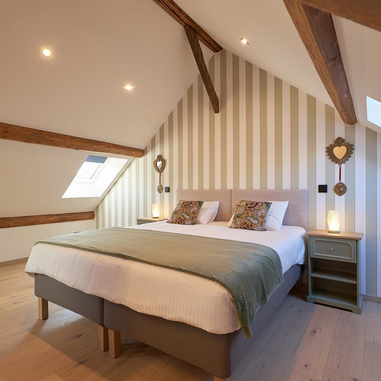 room-BASTACOSI-L1020554