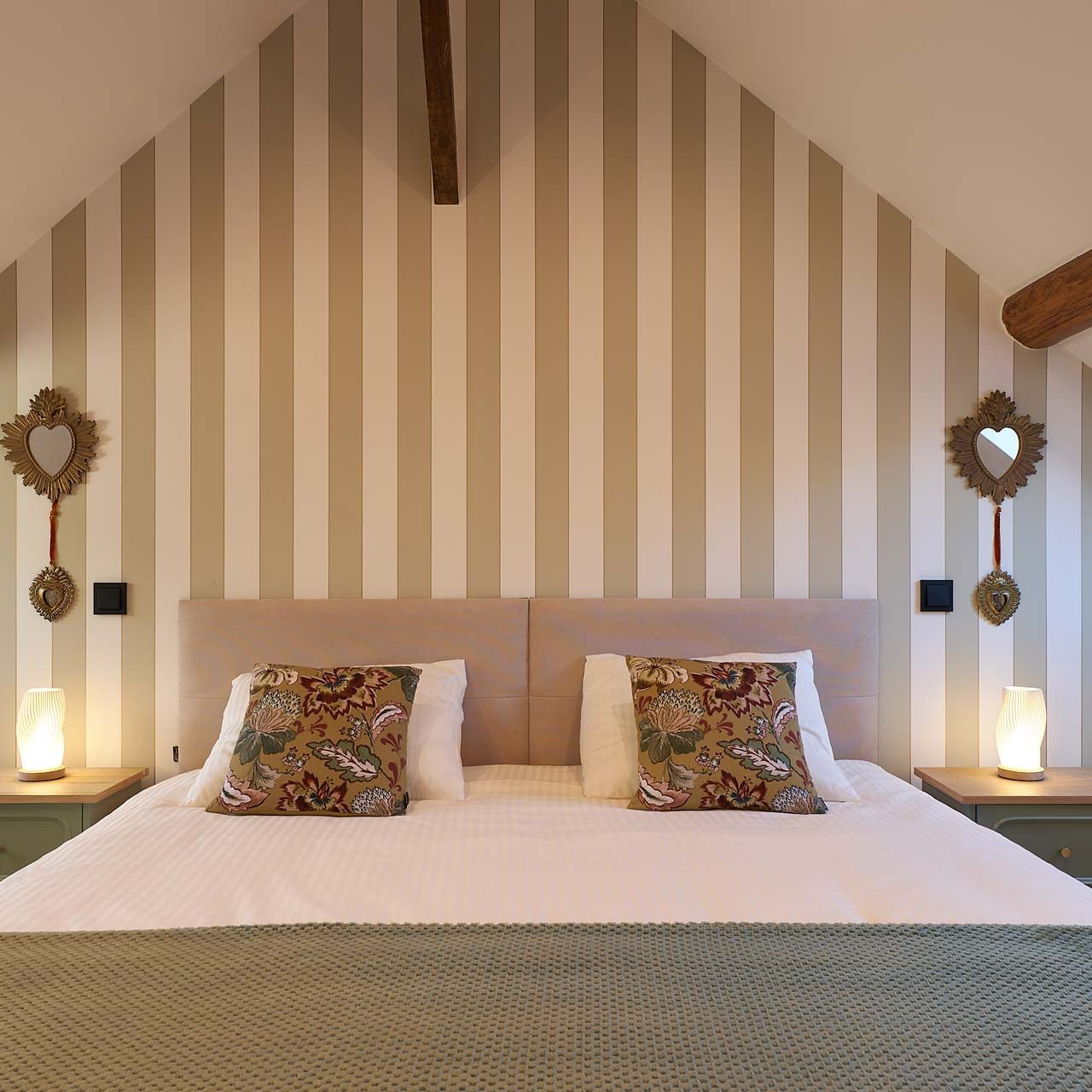 room-BASTACOSI-L1020582