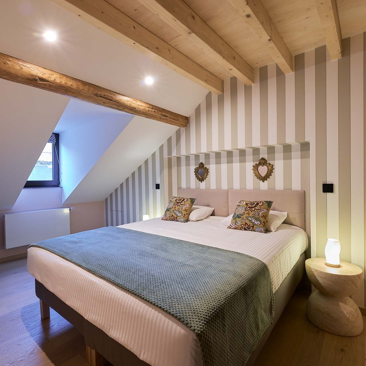 room-BASTACOSI-L1020587