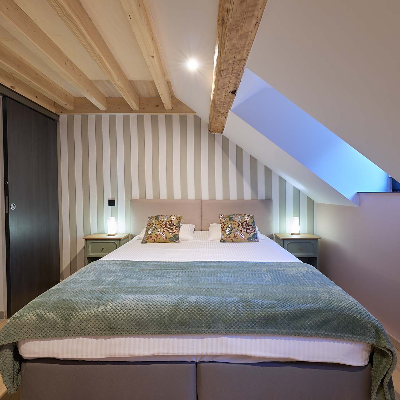 room-BASTACOSI-L1020629